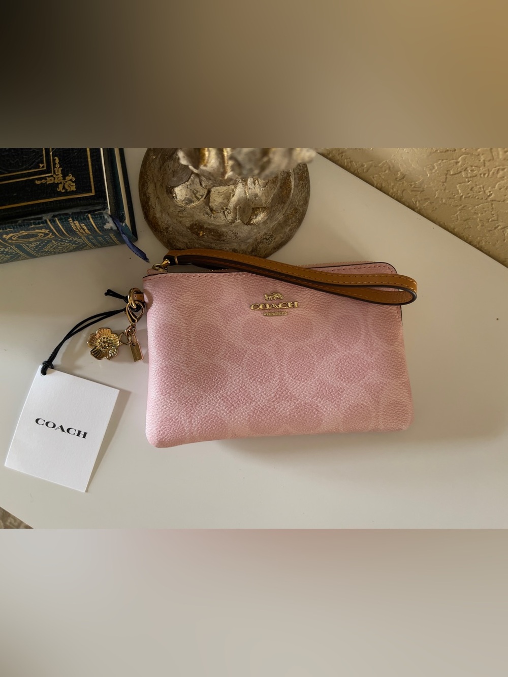 NWOT COACH Corner Zip Wristlet in Powder Pink with Charm